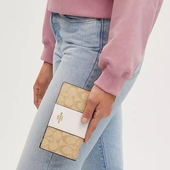 NWT Coach Slim Zip Wallet Signature Canvas With Stripe CR928 Gold/Light Khaki/ - Picture 4 of 7